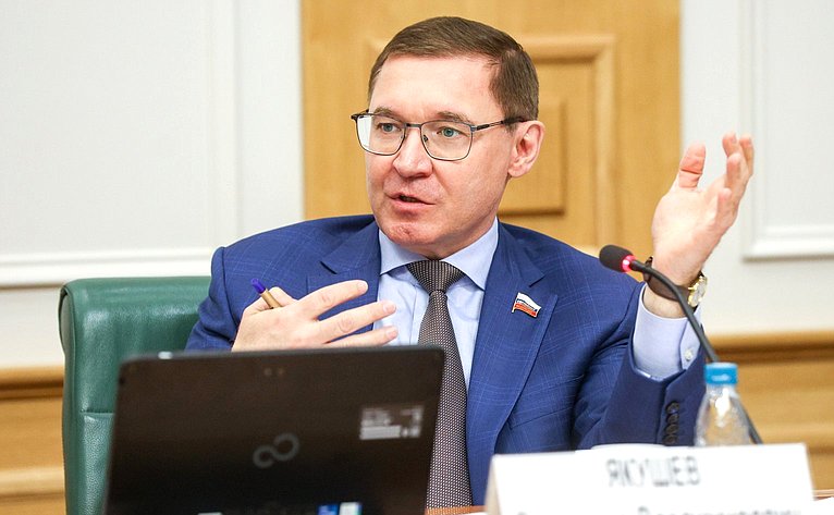 Владимир Якушев
