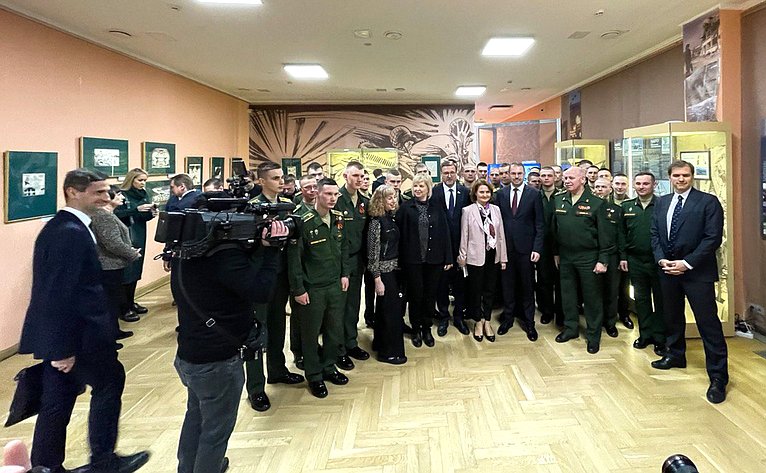 Заместитель Председателя Совета Федерации Константин Косачев принял участие в открытии выставки «‎НАТО. Хроника жестокости»