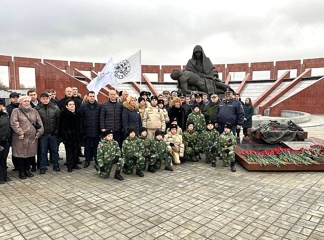 Владимир Киселев принял участие в памятной церемонии передачи останков советских солдат