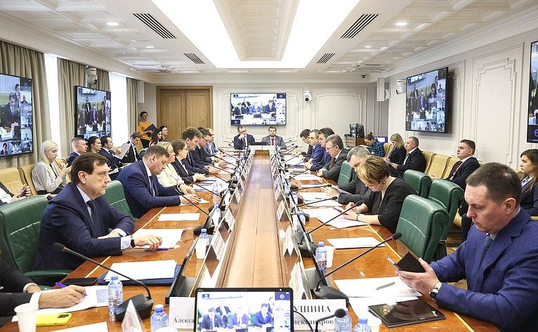 Круглый стол Комитета СФ по экономической политике на тему «Транспорт и логистика в условиях новой экономической реальности»