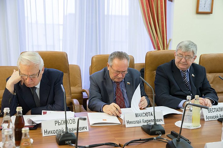 26-11-2013 Заседание Комитета по федеративному устройству-4 Рыжков, максюта, Беспаликов