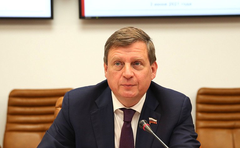 Андрей Епишин