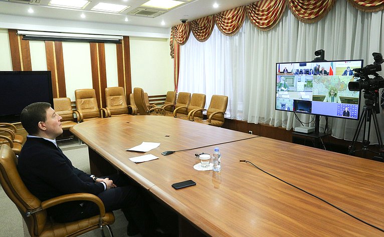 Первый заместитель Председателя Совета Федерации Андрей Турчак принял участие в совещании по вопросу строительства объектов образования