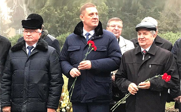 Торжественное открытие памятника дважды Герою Социалистического Труда Виктору Ивановичу Штепо