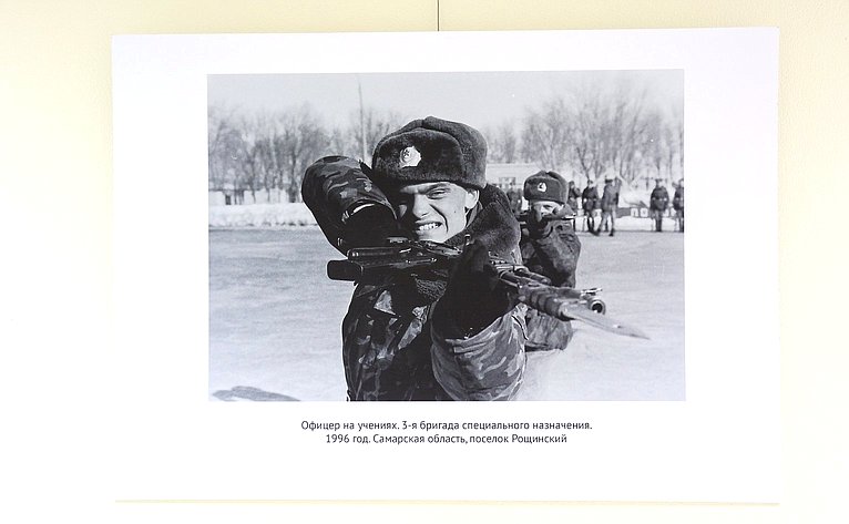 В Совете Федерации открылась выставка работ военного фотокорреспондента Артура Маливанчука