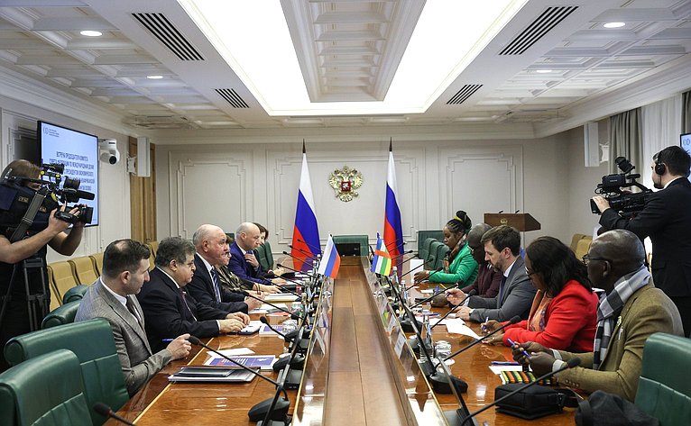 Встреча председателя Комитета СФ по международным делам Григория Карасина с Президентом Экономического и социального совета Центральноафриканской Республики