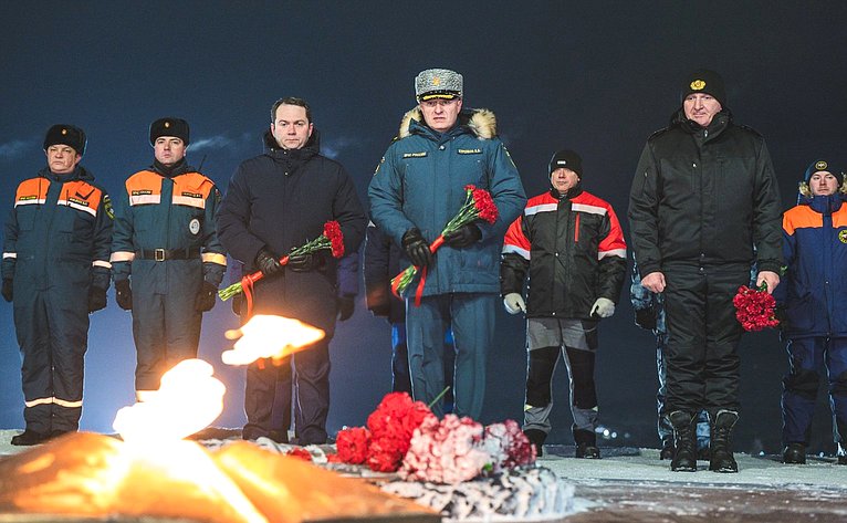 Торжественная церемония старта первого этапа арктической экспедиции «Безопасная Арктика – 2025» – эстафета памяти