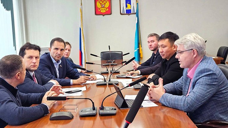 Андрей Хапочкин принял участие в совещании на Сахалине, посвященном вопросам работы операторов ТКО