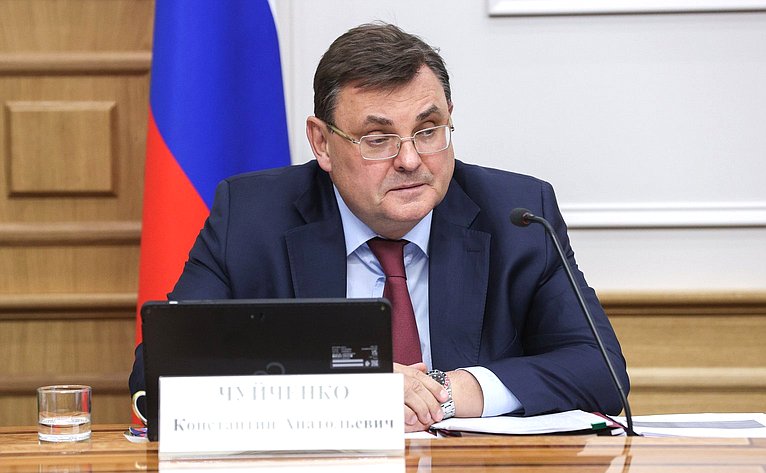 Встреча сенаторов Российской Федерации с Министром юстиции РФ Константином Чуйченко в формате «Открытого диалога»