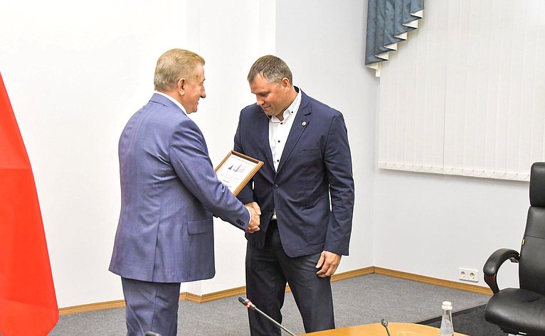 Сергей Лукин принял участие в церемонии награждения лучших работников строительного комплекса региона