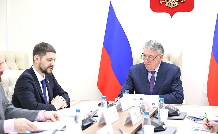 Заместитель Председателя СФ Юрий Воробьев провел совещание по подготовке и проведению российско — белорусского патриотического проекта «Непокорённые»
