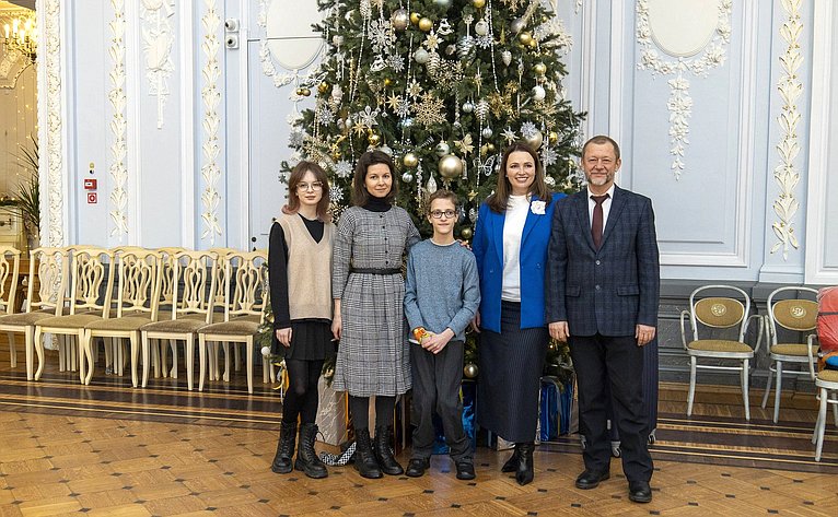 Ольга Щетинина исполнила новогодние мечты детей в рамках акции «Ёлка желаний»