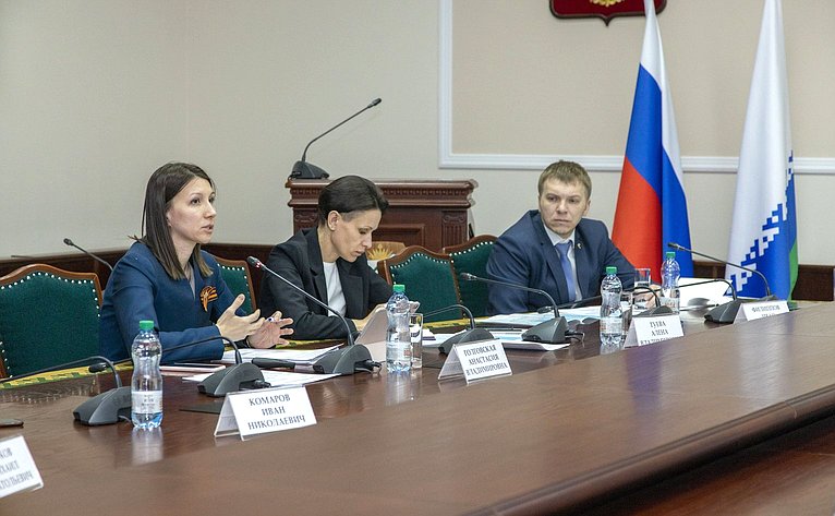 Денис Гусев принял участие во встрече в Нарьян-Маре, на которой обсуждалась программа «Арктический гектар»