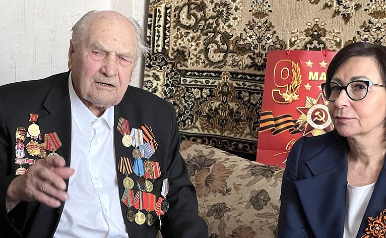 Наталья Котова в преддверии 80-летнего юбилея дня Великой Победы встретилась с ветераном Великой Отечественной войны