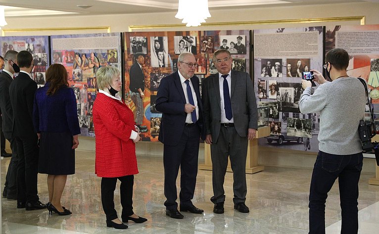 Выставка в Совет Федерации, посвященная 100-летию со дня рождения Юрия Никулина