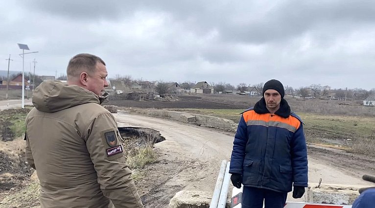 При содействии Игоря Кастюкевича в поселке Верхний Рогачик Херсонской области отремонтировали два моста