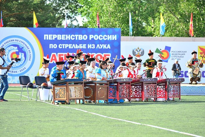 Баир Жамсуев приветствовал участников и гостей Первенства России по стрельбе из лука