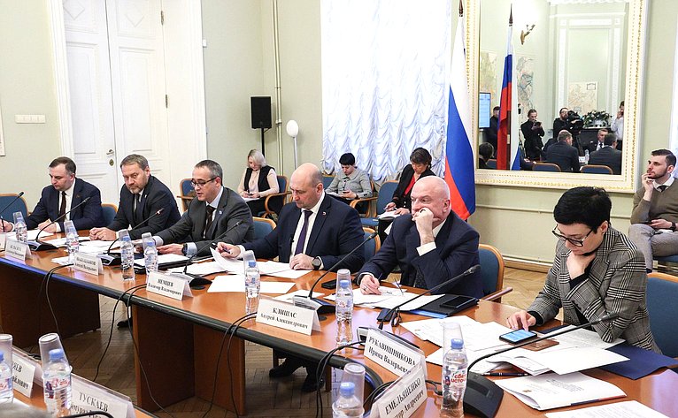 Заседание комиссии Совета законодателей РФ по координации законотворческой деятельности и мониторингу законодательства