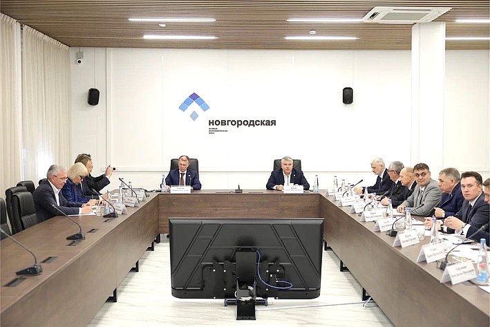 Евгений Дитрих принял участие в выездном заседании круглого стола Комитета Государственной Думы по экономической политике