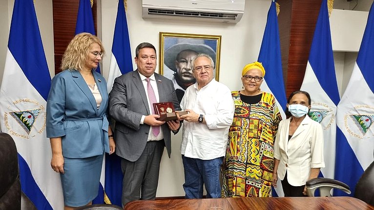 Встреча Владимира Полетаева и Наталии Косихиной с Председателем Национальной ассамблеи Республики Никарагуа Густаво Поррасом