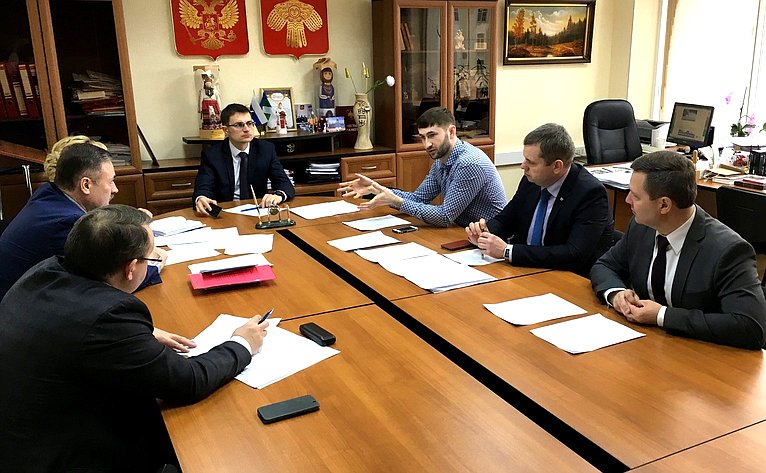 Дмитрий Шатохин принял участие в совещании рабочей группы по организации выездного заседания Палаты молодых законодателей при Совете Федерации в городе Сыктывкаре