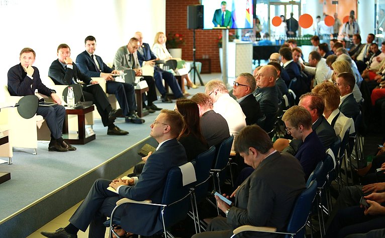 Первое заседание Совета по развитию цифровой экономики при СФ