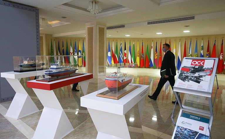 Выставка в Совете Федерации экспонатов Объединенной судостроительной корпорации