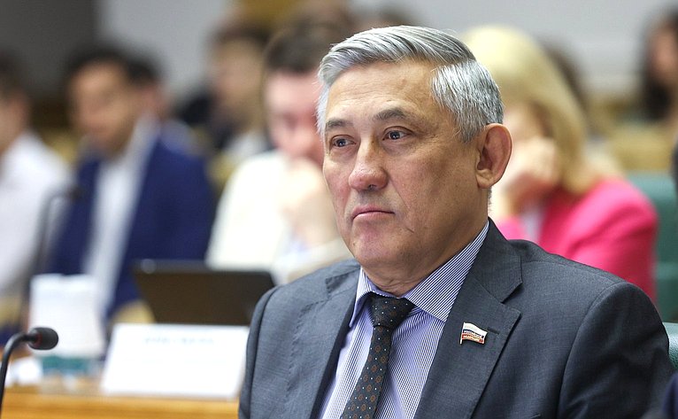 Юрий Валяев