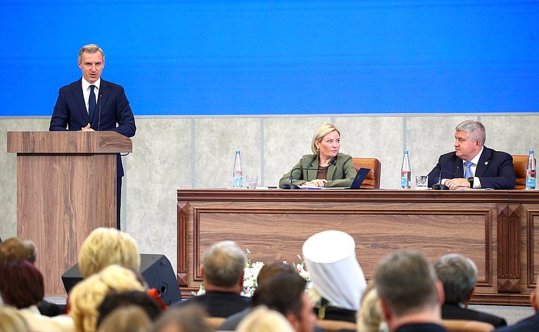 Пленарное заседание Х Парламентского форума «Историко-культурное наследие России»