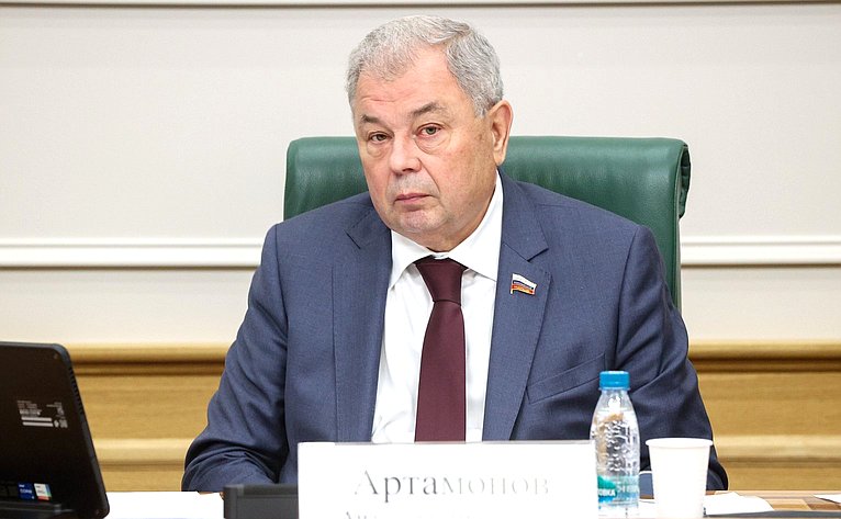 Анатолий Артамонов