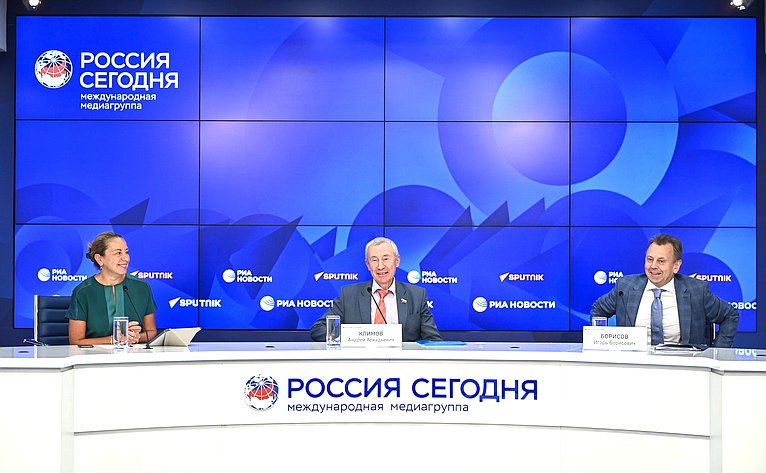 Андрей Климов провел брифинг на тему «Внешние угрозы российскому суверенитету в период избирательной кампании и Единый день голосования 2022 г.»
