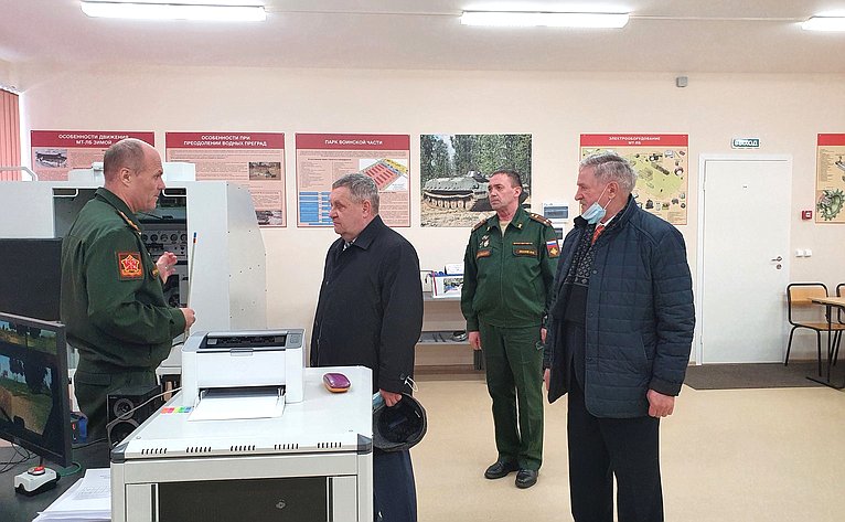 Александр Ракитин посетил военный учебный центр при Петрозаводском Государственном Университете