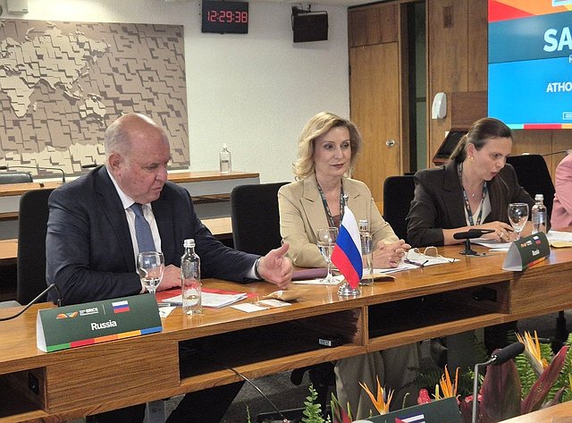 Встреча сенаторов с заместителем Председателя Национальной ассамблеи народной власти Республики Куба Аной Марией Мачадо