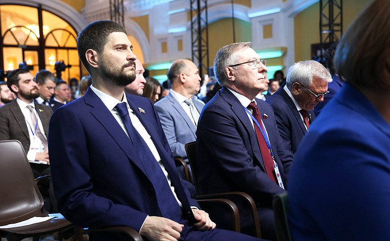Встреча Председателя СФ Валентины Матвиенко и Председателя Совета Республики Национального собрания Республики Беларусь Натальи Кочановой с представителями молодежи России и Беларуси