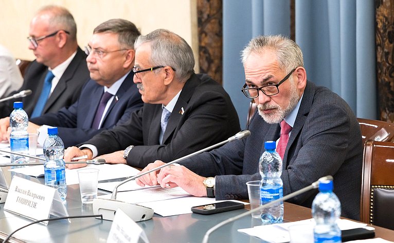 Вадим Соколов провел в Общественной палате РФ совещание на тему «Практики антикоррупционного просвещения и антикоррупционной пропаганды в массовой культуре»