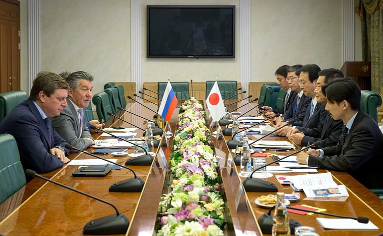 Встреча В. Озерова с делегацией Палаты Представителей Японии