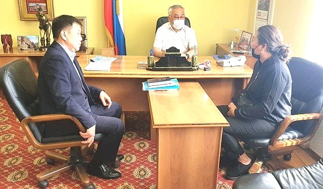 Баир Жамсуев в ходе рабочей поездки в регион провел прием граждан