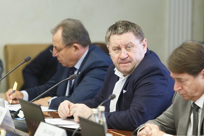 27-05 М. Пономарев Заседание Комитета СФ по экономической политике 7