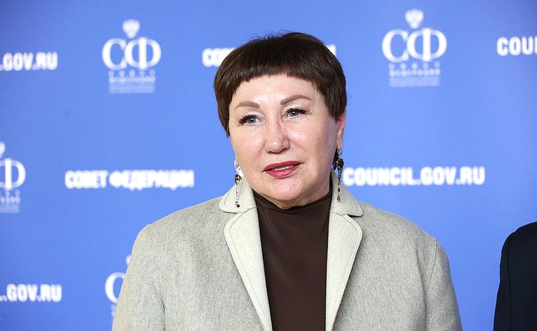 Елена Перминова встретилась с членом Постоянного комитета по вопросам государственной бюджетной отчетности и экономики Национального совета Намибии Абнером Шиконго