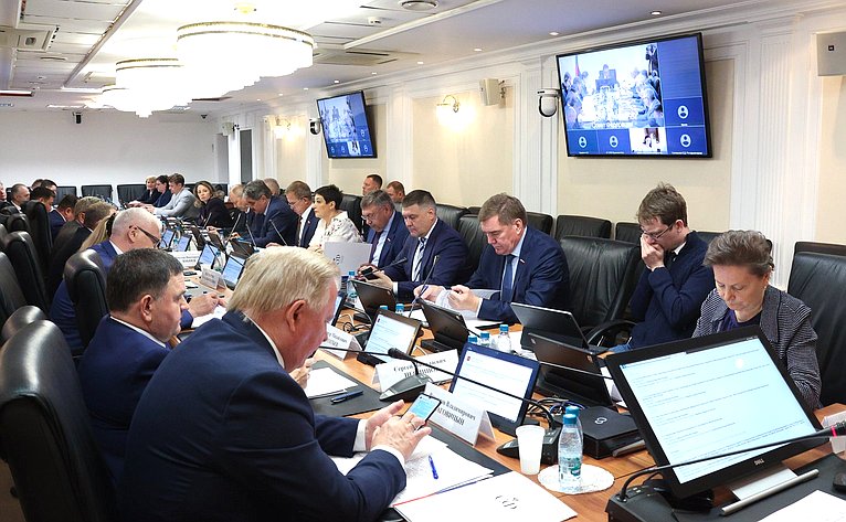 Круглый стол Комитета СФ по Регламенту и организации парламентской деятельности совместно с Комитетом СФ по экономической политике «Совершенствование законодательства Российской Федерации о государственном контроле (надзоре), муниципальном контроле»