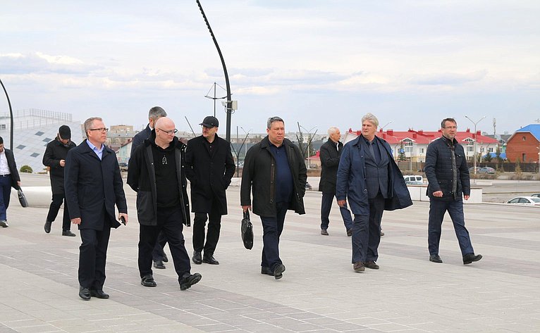 Сенаторы РФ посетили в Магнитогорске объекты промышленной и городской инфраструктуры