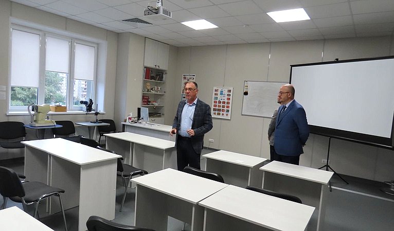 Олег Цепкин посетил одну из частных клиник в регионе