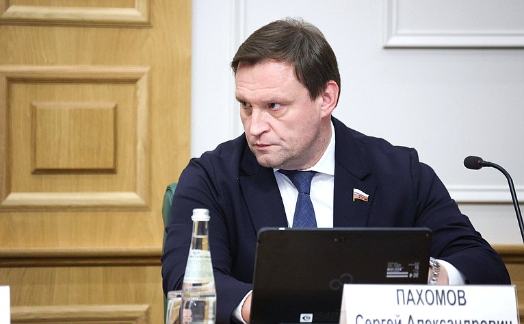 Парламентские слушания на тему «Вопросы управления комплексами индивидуальных жилых домов»