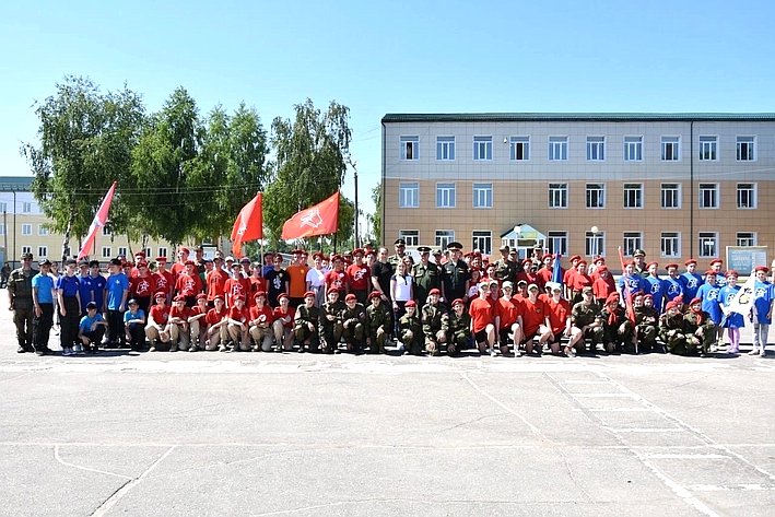 Ирина Кожанова приняла участие в торжественном открытии детско-юношеской военно-спортивной игре «Zарница» в городе Смоленск