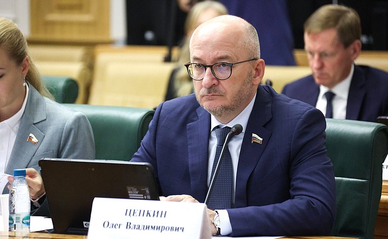 Олег Цепкин