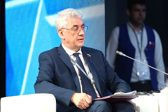 Виктор Калашников
