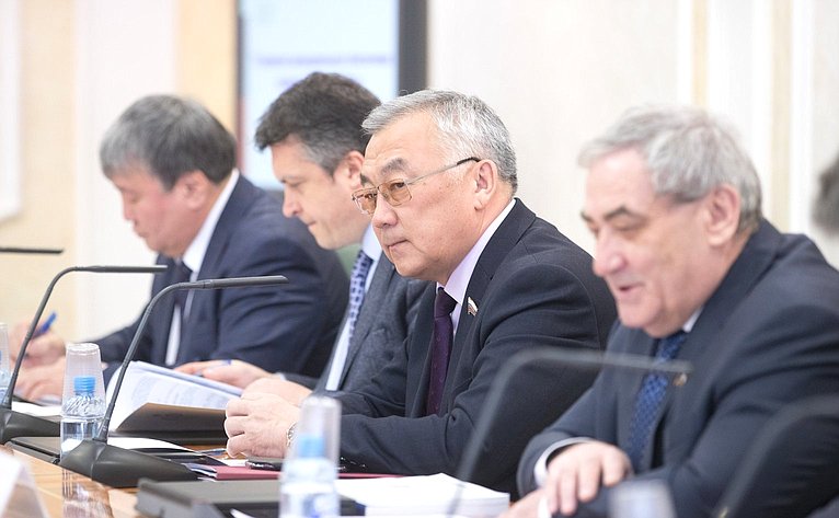 Заседание Совета по вопросам развития Дальнего Востока и Байкальского региона, посвященное совершенствованию законодательного обеспечения развития регионов