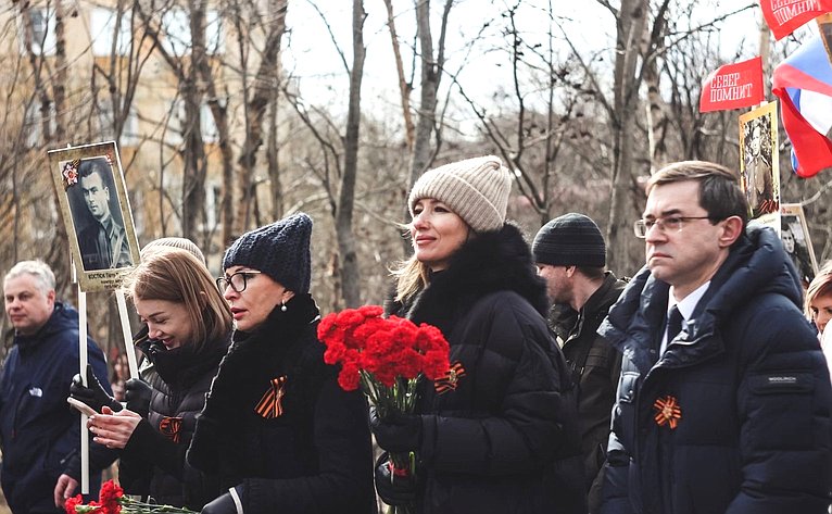 Татьяна Сахарова в рамках работы в регионе приняла участие в мероприятиях, посвященных 77-й годовщине Победы в Великой Отечественной войне