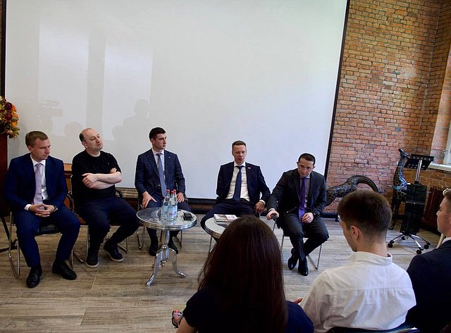 Виталий Назаренко в рамках региональной недели провел встречу с членами Молодежного парламента Республики Северная Осетия – Алания