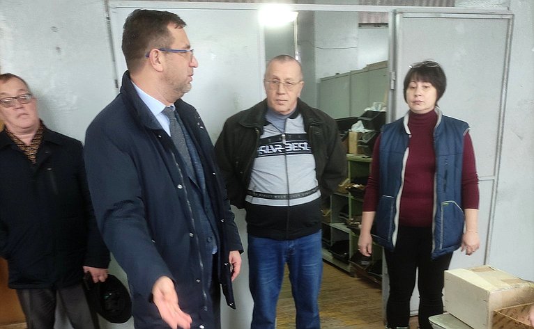 Николай Владимиров в рамках поездки в регион посетил компанию, специализирующуюся на производстве электротехнической продукции
